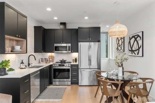 $685,000 | 3205 B 37th Place South, Seattle, WA 98144