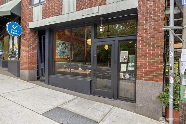 $685,000 | 3205 B 37th Place South, Seattle, WA 98144