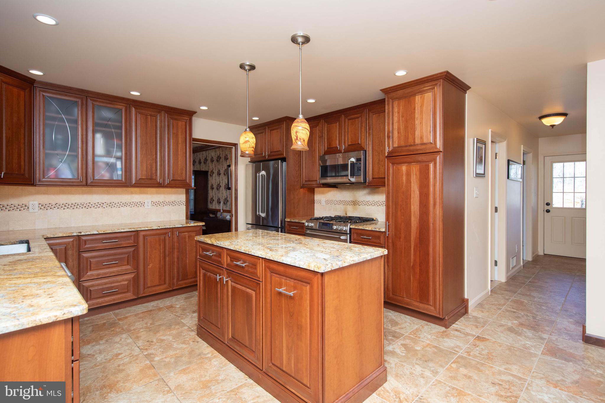 161 Ridgeview Drive Pottstown, PA 19465 - Photo 17 of 62 Remodeled kitchen