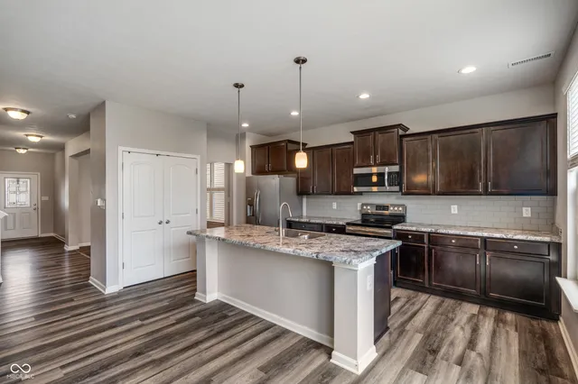 $299,900 | 1006 Belvedere Drive, Shelbyville, IN 46176