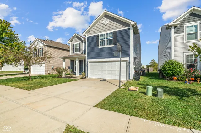 $299,900 | 1006 Belvedere Drive, Shelbyville, IN 46176