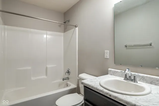 $299,900 | 1006 Belvedere Drive, Shelbyville, IN 46176