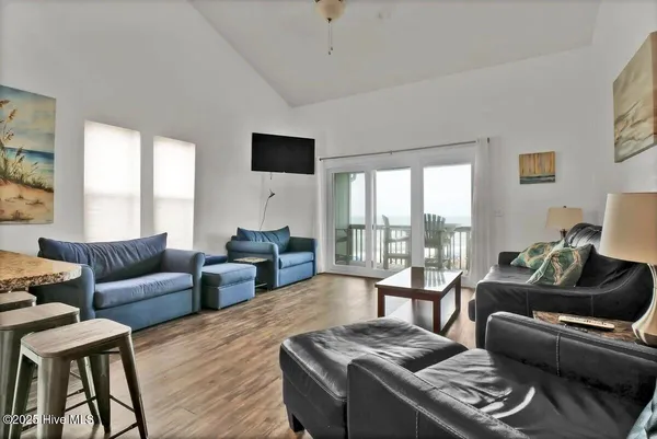 $2,200 | 918 North New River Drive, Unit 738, Surf City, NC 28445