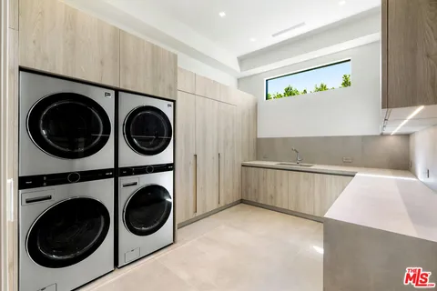 a view of a livingroom with a patio and a yard