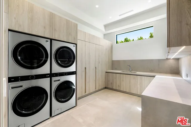 a view of a livingroom with a patio and a yard