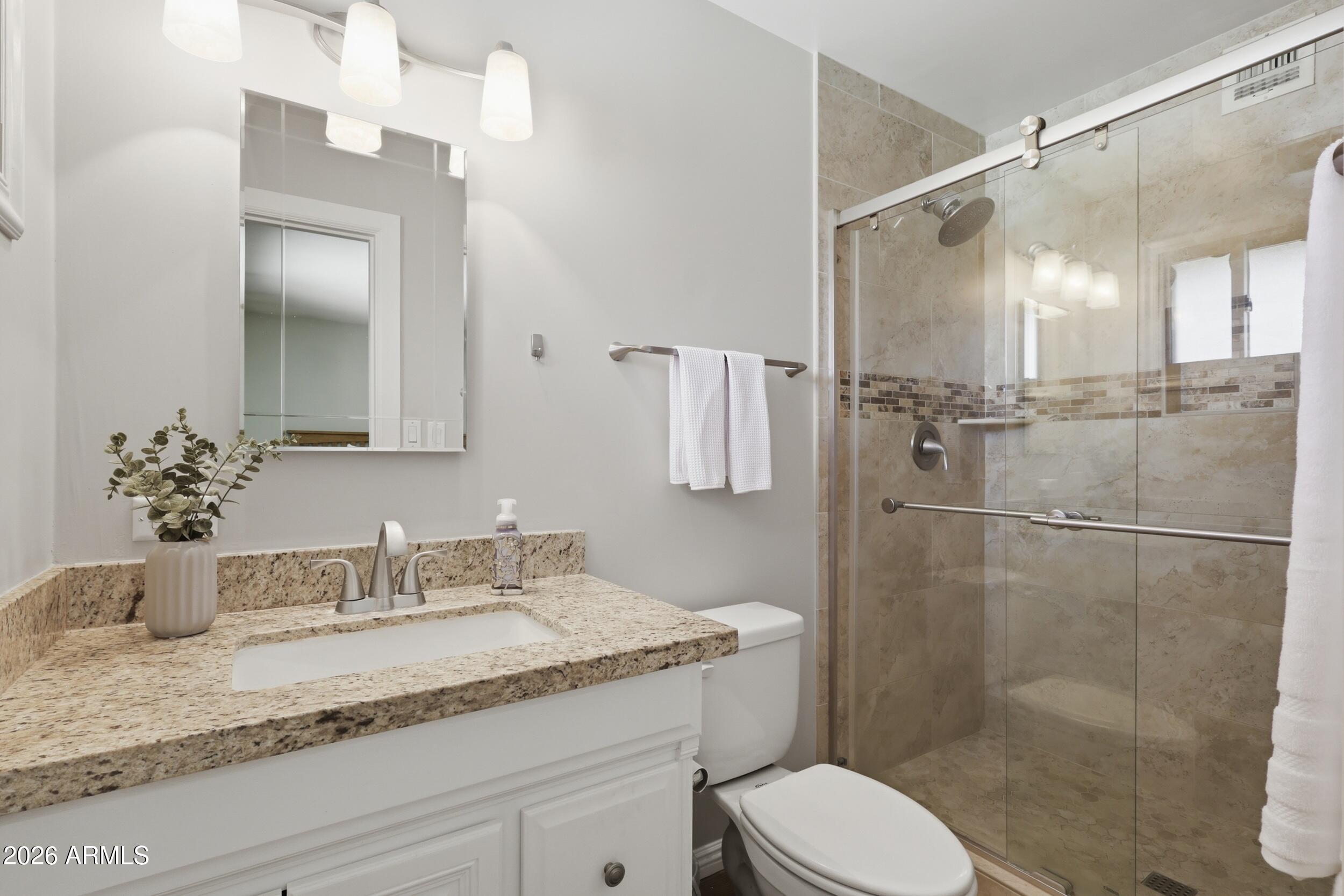 1236 East Del Rio Drive Tempe, AZ 85282 - Photo 12 of 25 Primary bathroom