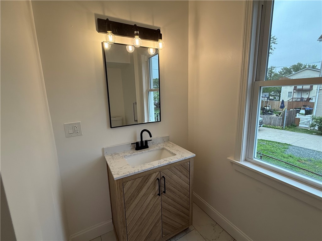 17 Middleton Street Providence, RI 02909 - Photo 11 of 21