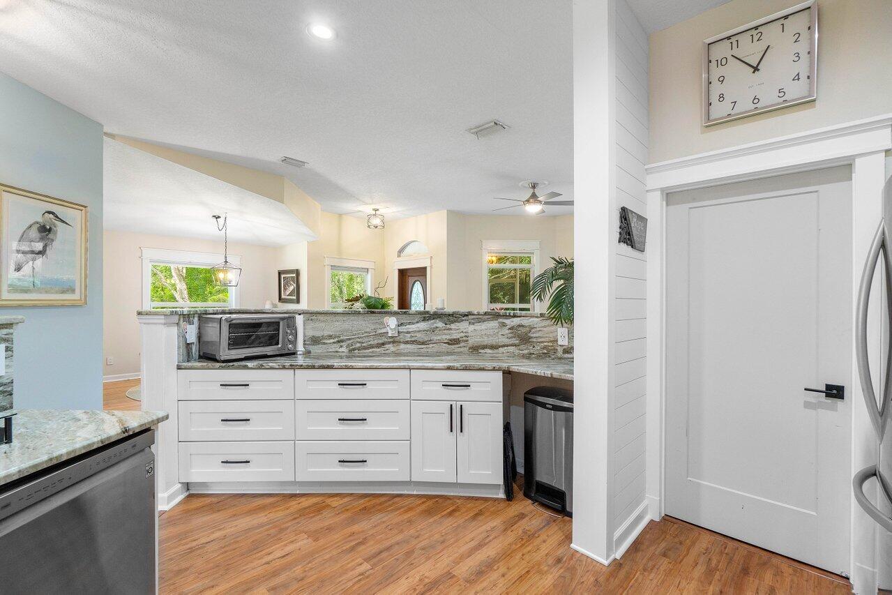 9764 154th Road North Jupiter, FL 33478 - Photo 13 of 37 014-9764154thRoadNorth-Jupiter-FL-33478-