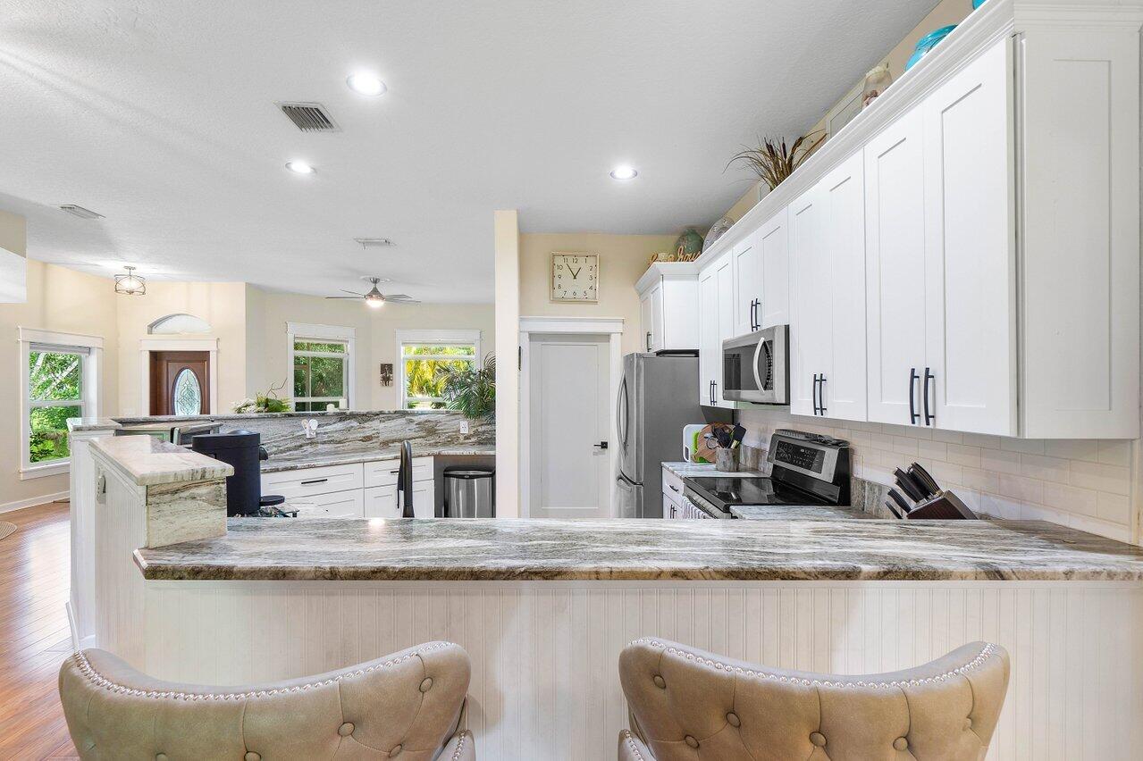 9764 154th Road North Jupiter, FL 33478 - Photo 14 of 37 016-9764154thRoadNorth-Jupiter-FL-33478-
