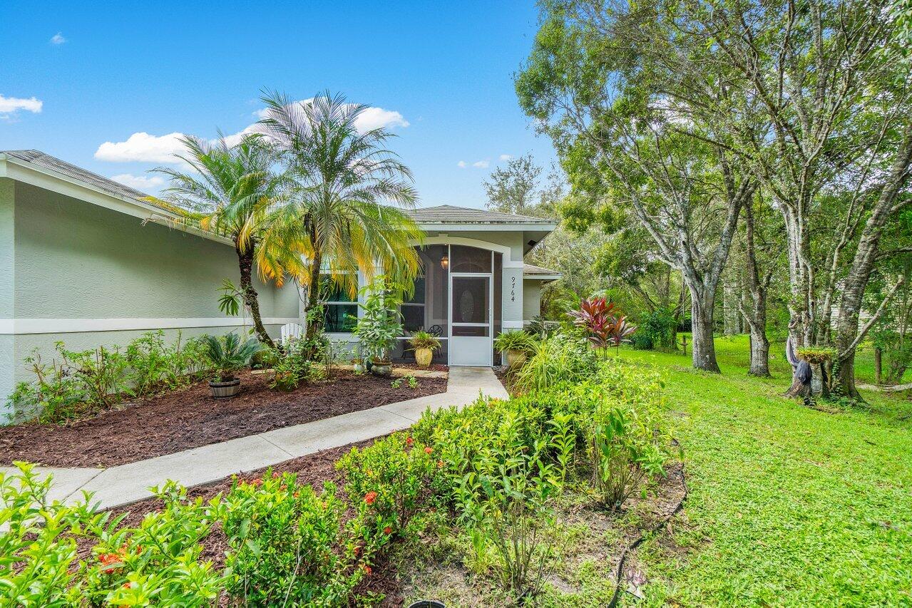9764 154th Road North Jupiter, FL 33478 - Photo 4 of 37 005-9764154thRoadNorth-Jupiter-FL-33478-
