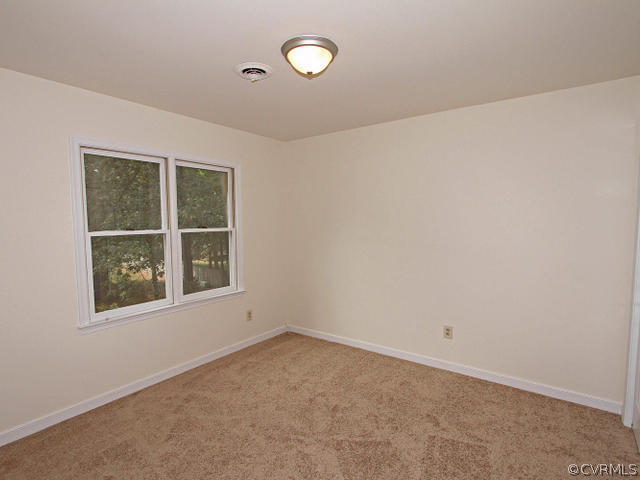 5513 Gatebridge Road North Chesterfield, VA 23234 - Photo 12 of 24 an empty room with a window