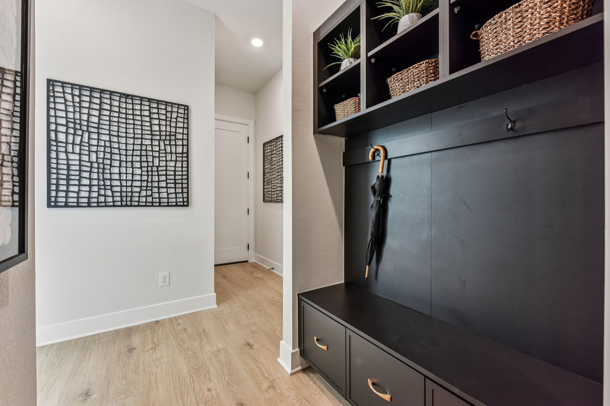 208 Winters Cove Georgetown, TX 78633 - Photo 28 of 37 a view of a hallway with closet