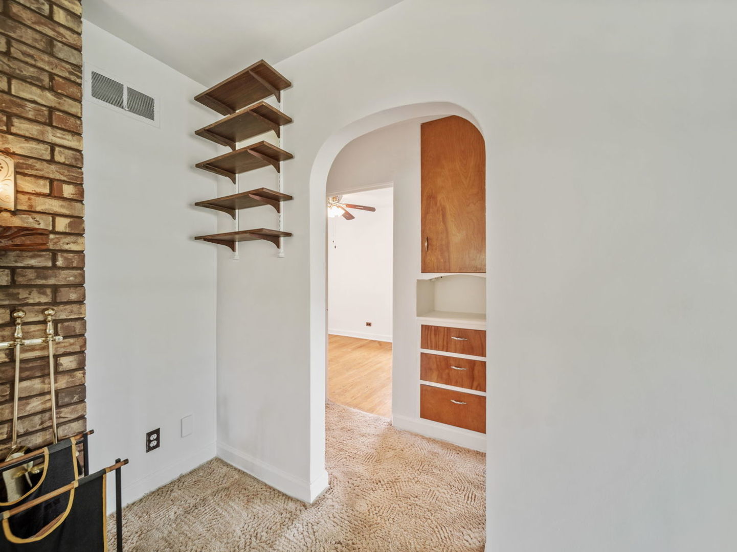 4N365 9th Avenue Addison, IL 60101 - Photo 6 of 24 a view of a room with a door