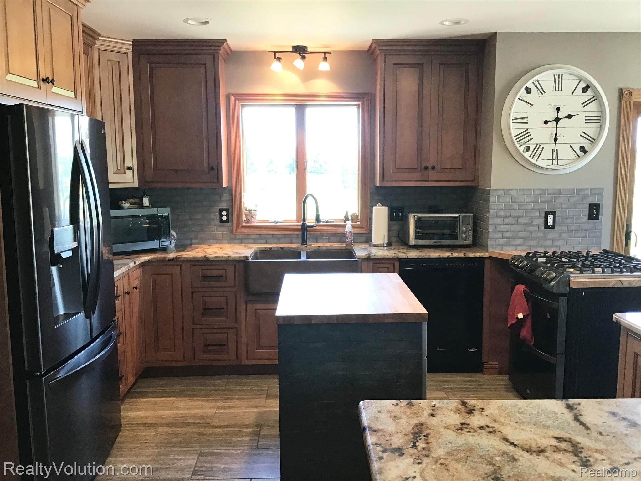 6877 Dryden Road Almont, MI 48003 - Photo 10 of 59 10