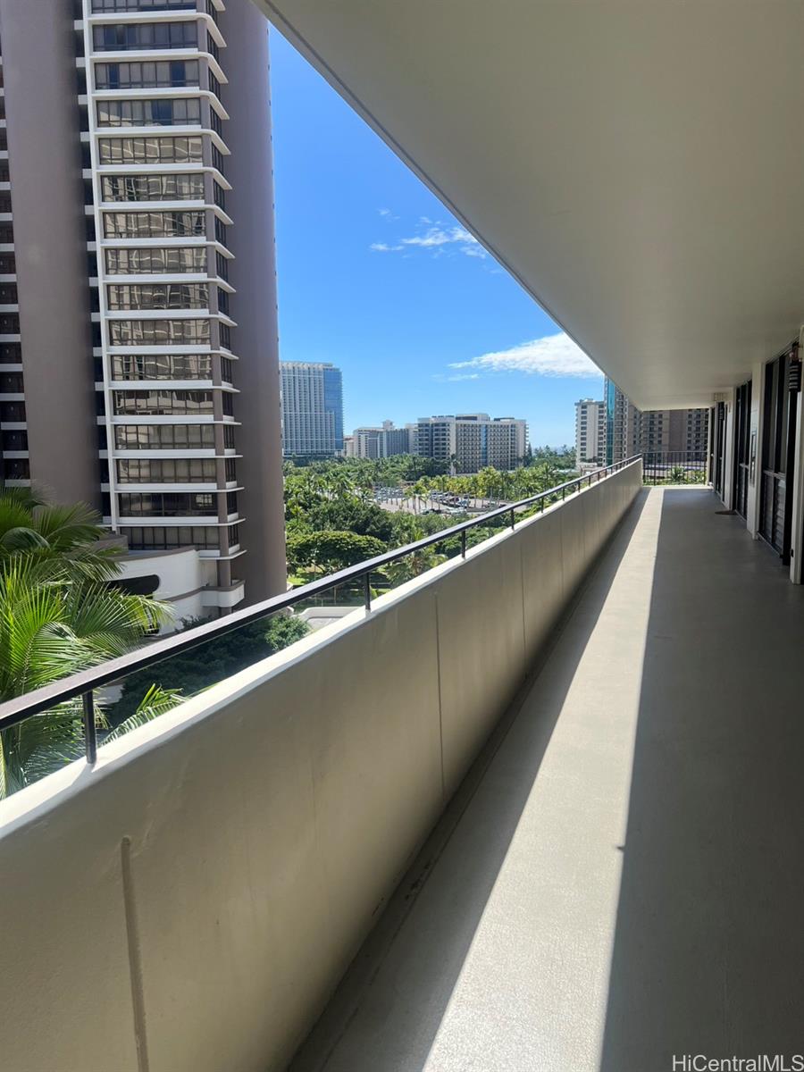 425 Ena Road, Unit B1002 Honolulu, HI 96815 - Photo 20 of 20 a view of balcony with city view