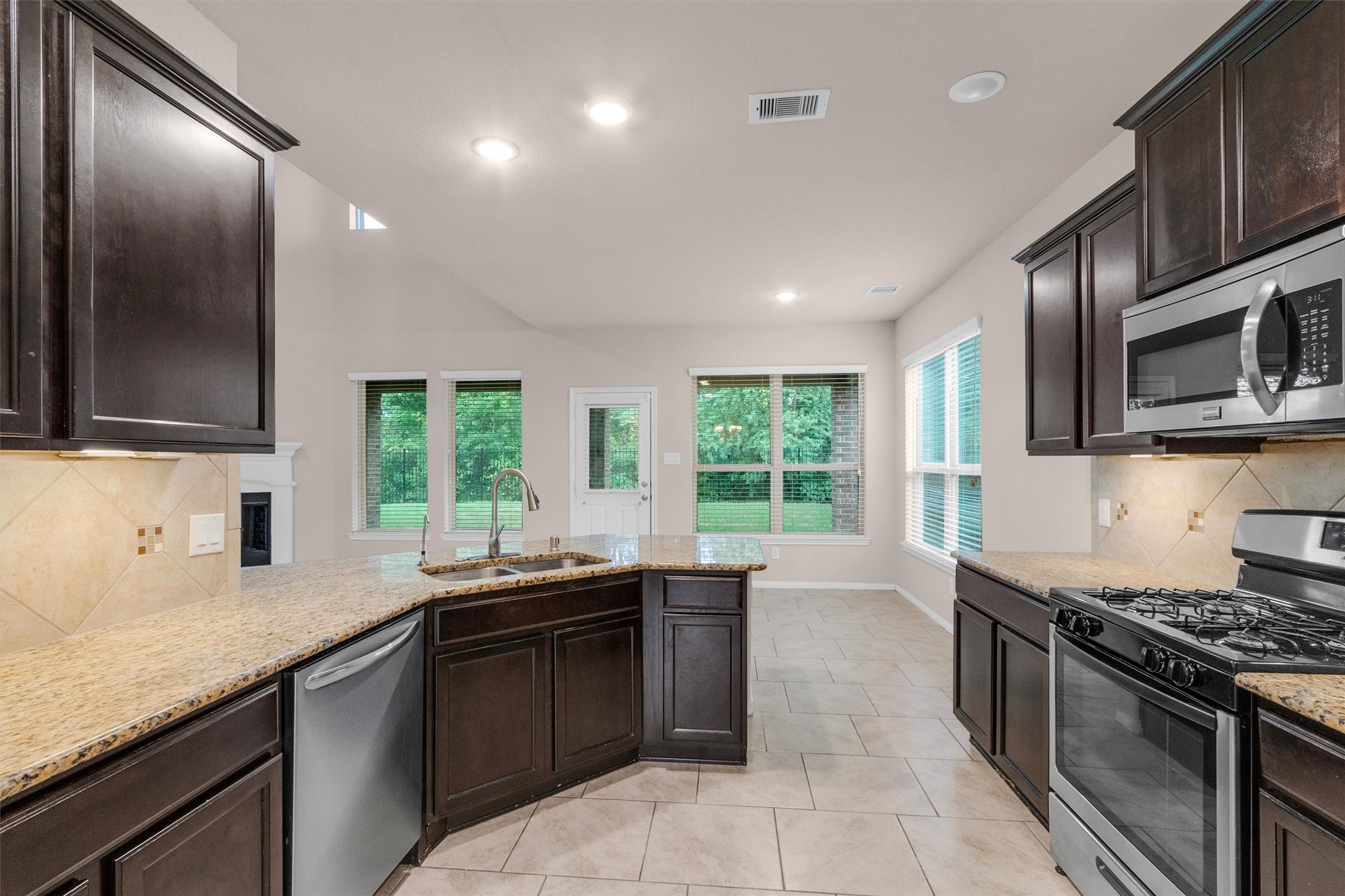 5340 Pointe Spring Crossing Spring, TX 77389 - Photo 11 of 32 Gallery Image 11
