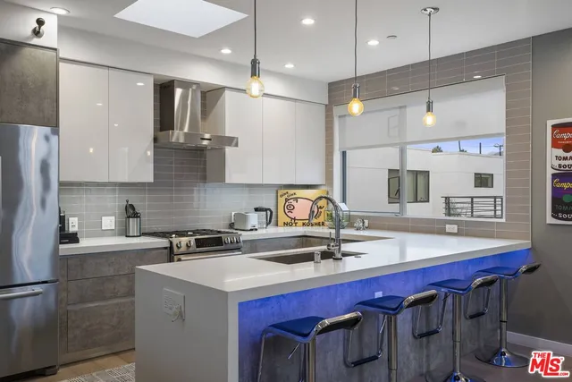 $1,450,000 | 7193 Formosa Fusion Court, Los Angeles, CA 90046