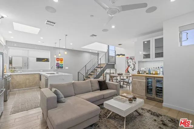 $1,450,000 | 7193 Formosa Fusion Court, Los Angeles, CA 90046