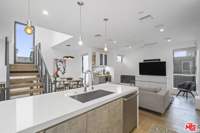 $1,450,000 | 7193 Formosa Fusion Court, Los Angeles, CA 90046