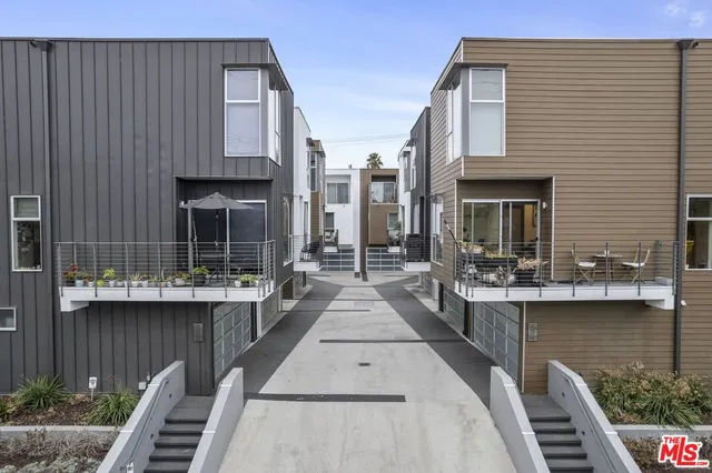 $1,450,000 | 7193 Formosa Fusion Court, Los Angeles, CA 90046