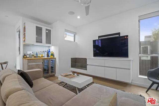 $1,450,000 | 7193 Formosa Fusion Court, Los Angeles, CA 90046