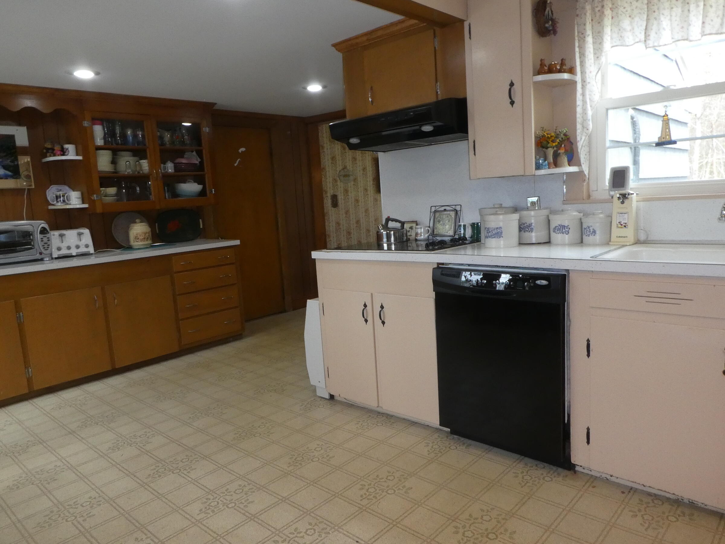 19 Bridgton Road East Baldwin, ME 04024 - Photo 8 of 27 kitchen