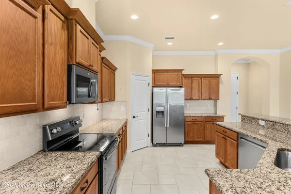 $2,400 | 3720 Alamanda Key Drive, Melbourne, FL 32901