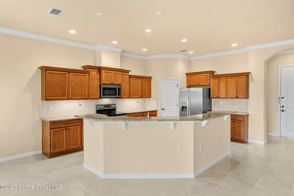 $2,400 | 3720 Alamanda Key Drive, Melbourne, FL 32901