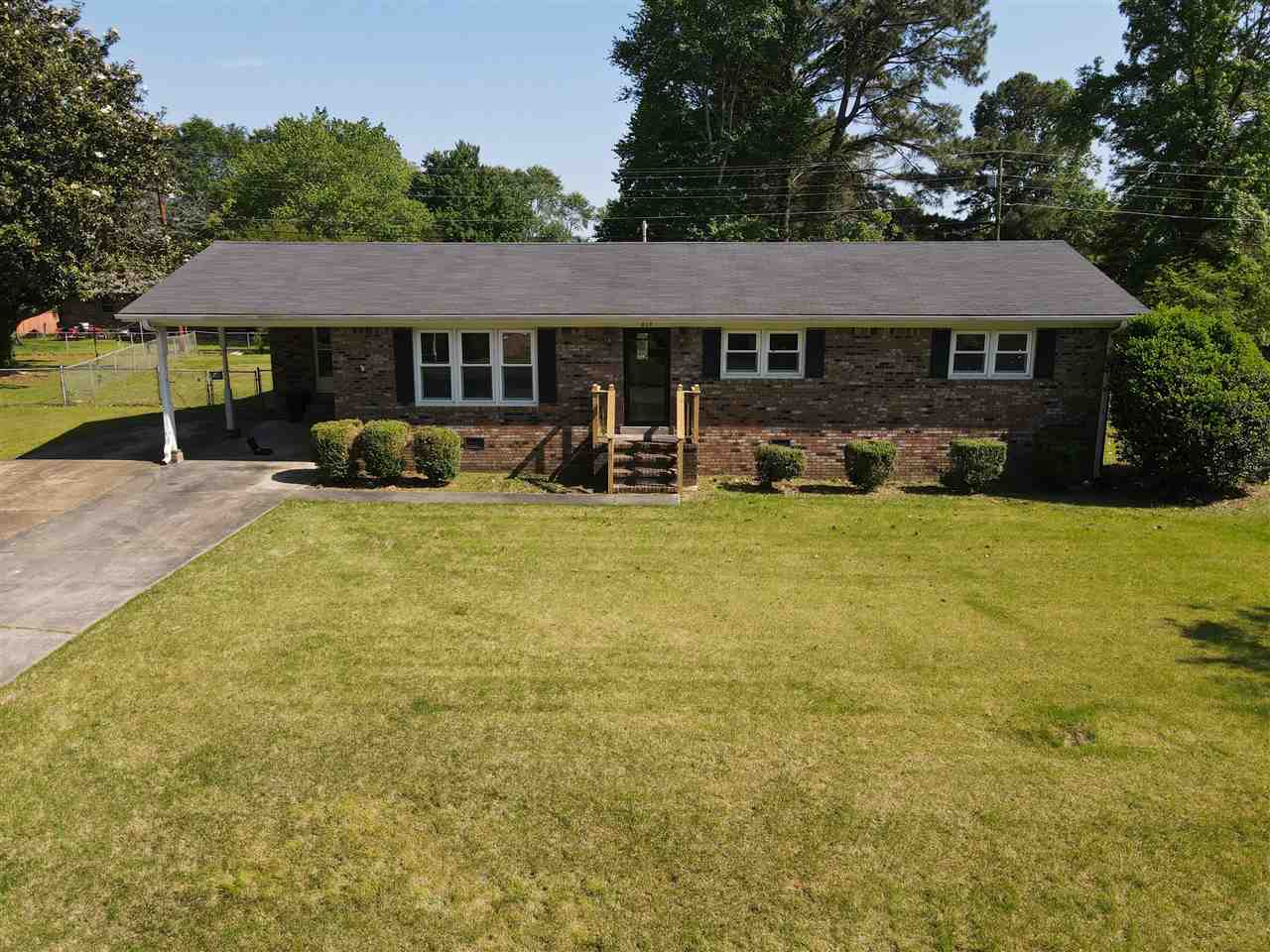 613 Ridgeway Drive Bolivar, TN 38008 - Photo 1 of 13 Gallery Image 1
