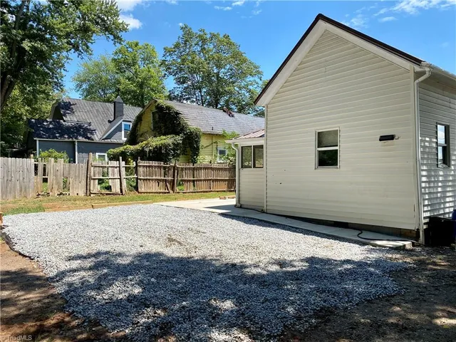 $1,400 | 630 Armfield Street, Statesville, NC 28677