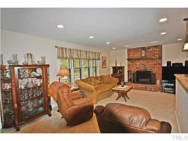3306 Roundtree Court Raleigh, NC 27607 - Photo 4 of 24 Living Room