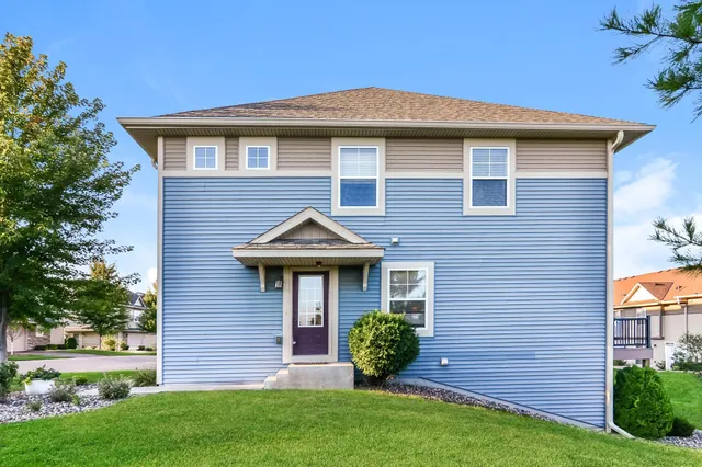 $2,709 | 9779 5th St Lane North, Lake Elmo, MN 55042