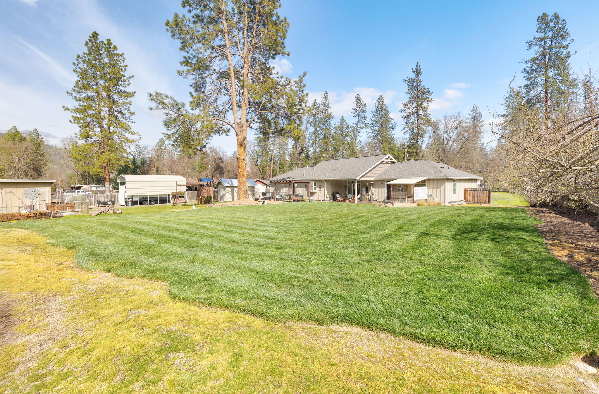 9547 Old Stage Road Central Point, OR 97502 - Photo 12 of 52 12-web-or-mls-9547-old-stage-rd