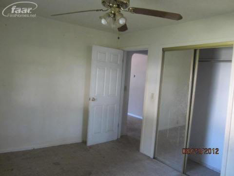 1263 Adams Road Burton, MI 48509 - Photo 8 of 9 20113757-7.JPG