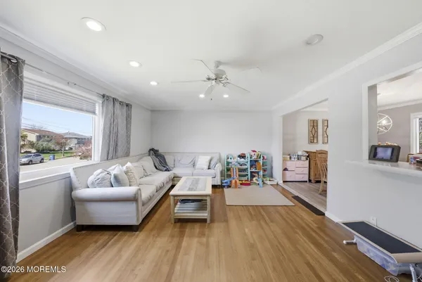 $675,000 | 17 Dublin Lane, Hazlet, NJ 07730