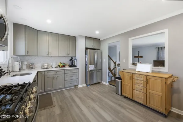 $675,000 | 17 Dublin Lane, Hazlet, NJ 07730