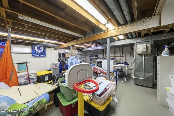 $675,000 | 17 Dublin Lane, Hazlet, NJ 07730