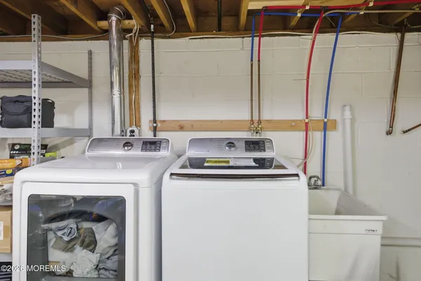 $675,000 | 17 Dublin Lane, Hazlet, NJ 07730