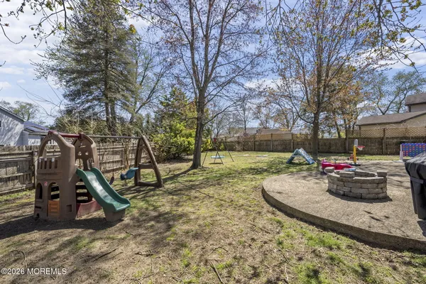 $675,000 | 17 Dublin Lane, Hazlet, NJ 07730