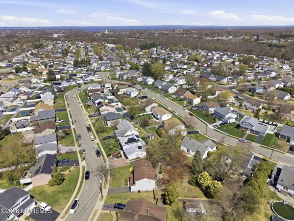 $675,000 | 17 Dublin Lane, Hazlet, NJ 07730