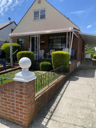 $759,000 | 128-22 Francis Lewis Boulevard | Laurelton