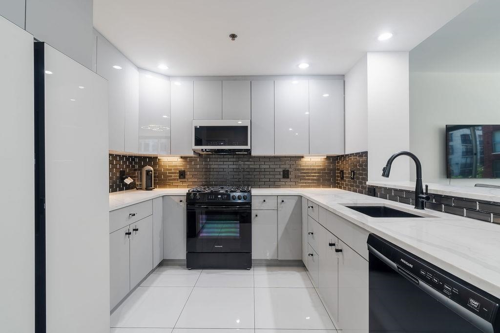 1100 Maxwell Lane, Unit 238 Hoboken, NJ 07030 - Photo 1 of 31