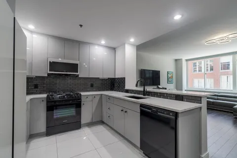 $939,000 | 1100 Maxwell Lane, Unit 238, Hoboken, NJ 07030