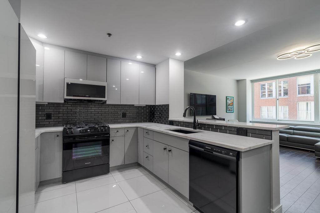 1100 Maxwell Lane, Unit 238 Hoboken, NJ 07030 - Photo 4 of 31