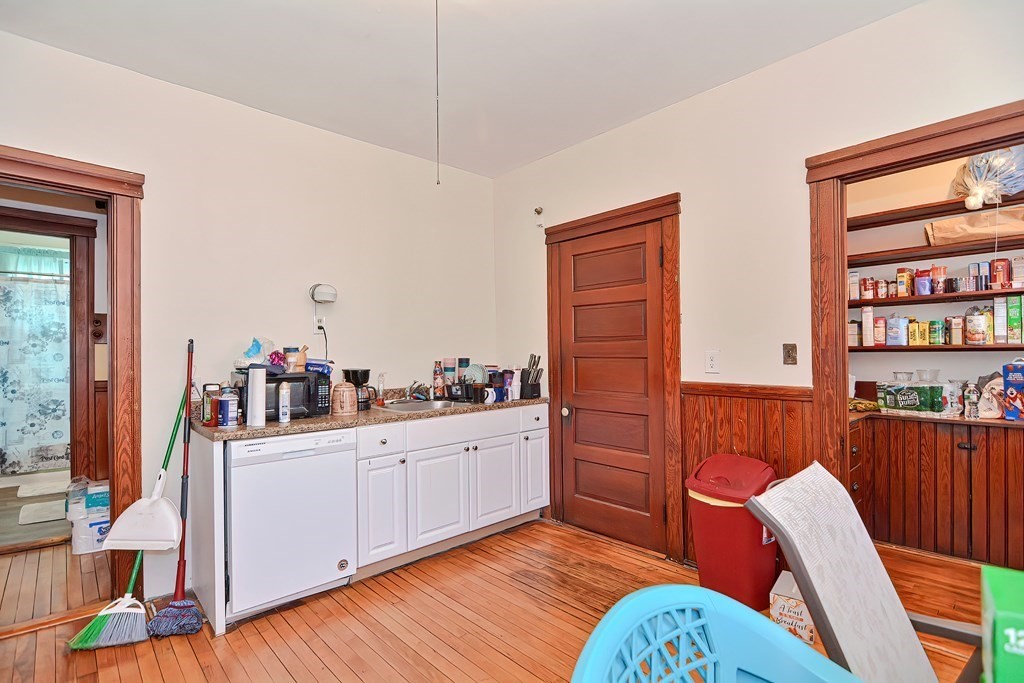 20 Stoneland Road Worcester, MA 01603 - Photo 5 of 33 Gallery Image 5