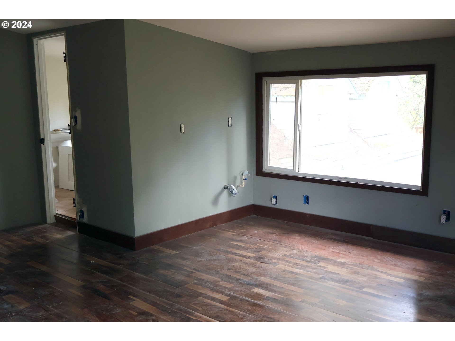 9516 Northeast Prescott Street Portland, OR 97220 - Photo 14 of 30 Upstairs Unit