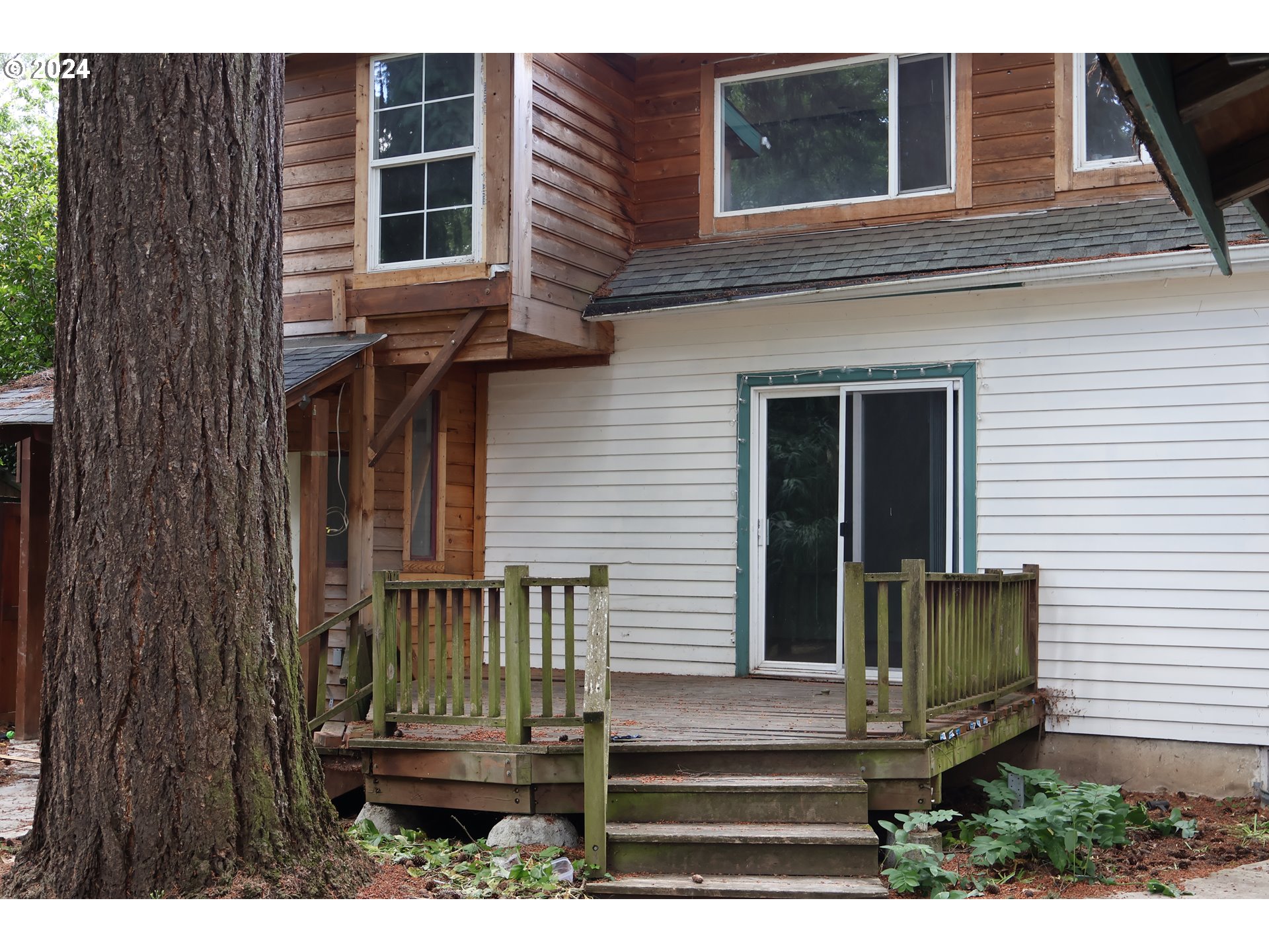 9516 Northeast Prescott Street Portland, OR 97220 - Photo 18 of 30 Deck