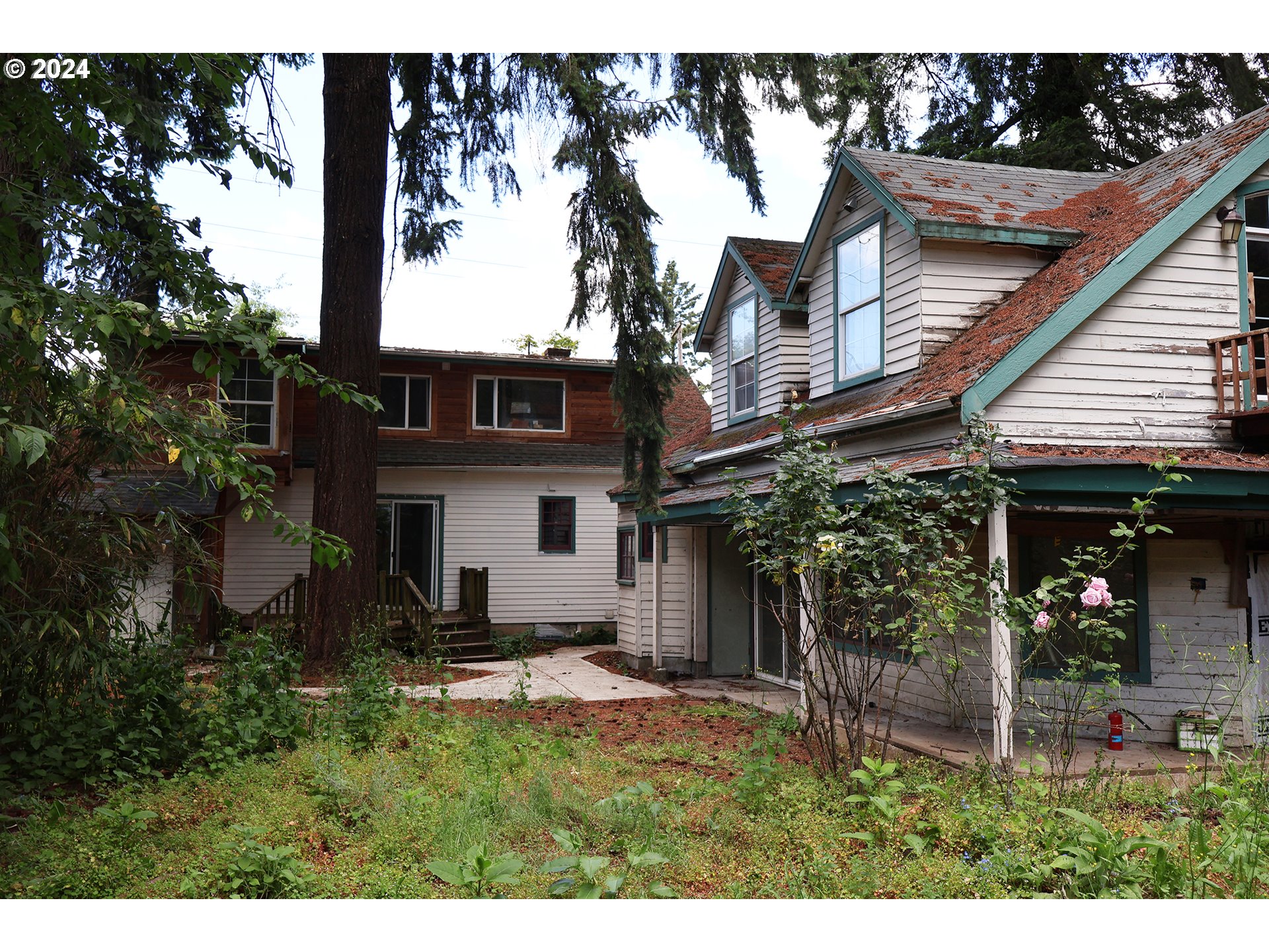 9516 Northeast Prescott Street Portland, OR 97220 - Photo 20 of 30 Backyard