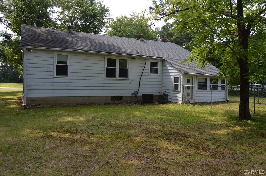 7239 Iron Bridge Road Richmond, VA 23234 - Photo 5 of 17