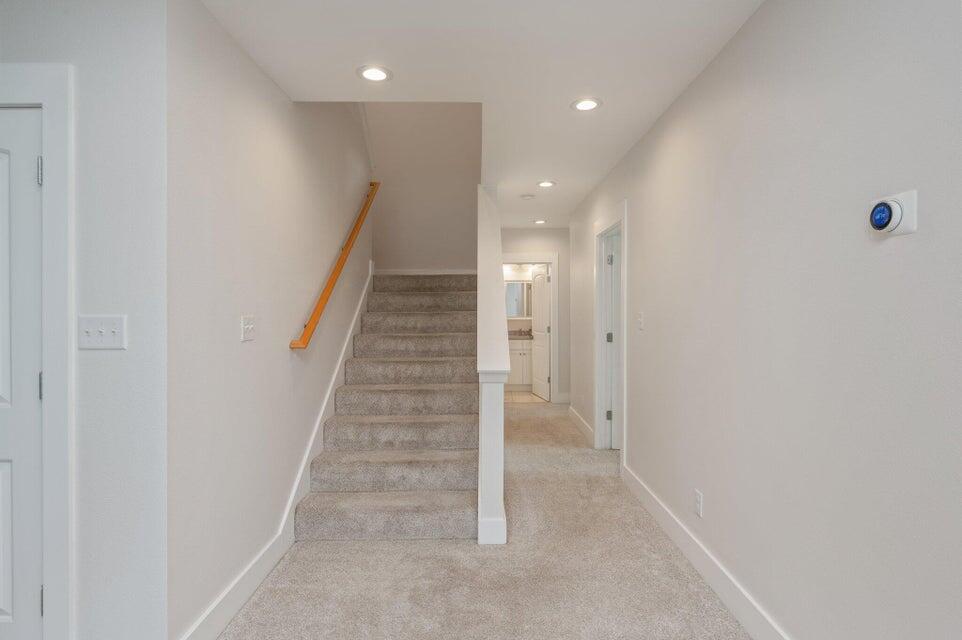 508 Harborview Circle Niceville, FL 32578 - Photo 40 of 60 an entryway in a hall with an entryway